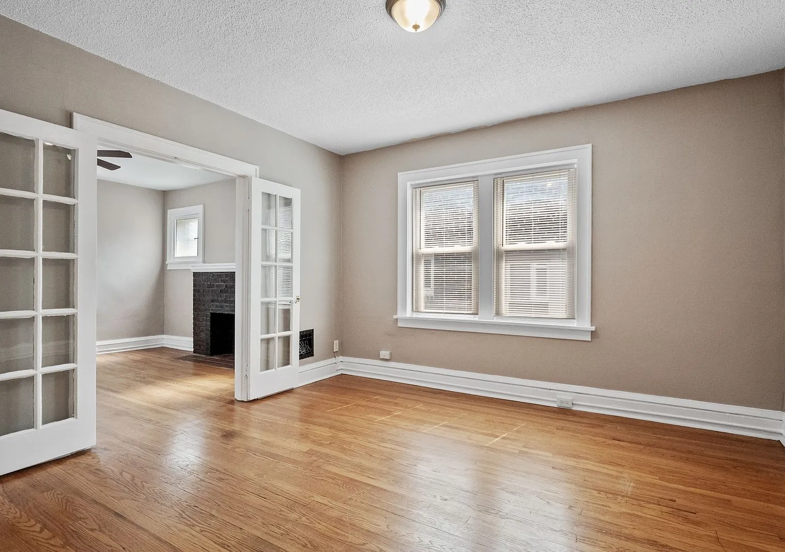 4958 Walsh — Photo 4