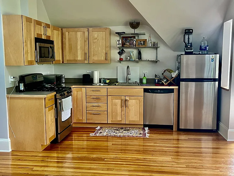 118 Coolidge St #1 — Photo 8