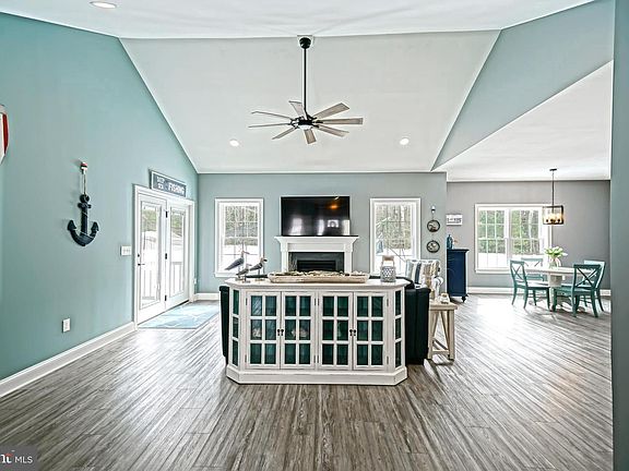 5th image of 29143 Finch Ln