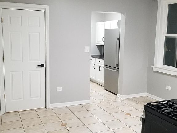 3rd image of 6109 S Parkside Ave #1