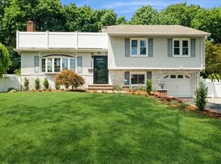 739 Franklin St, Westbury, NY 11590