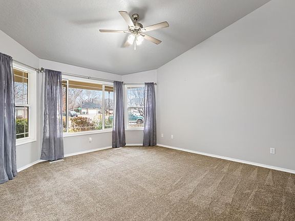 4th image of 607 N Lauren Ave
