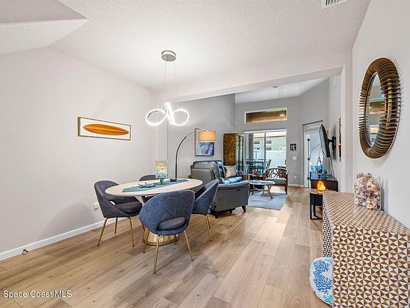 3rd image of 763 Simeon Dr
