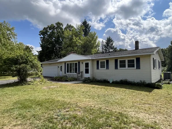 7613 W Stanton Rd, Stanton, MI 48888