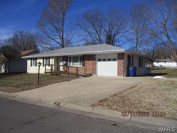 2nd image of 101 Dawn Dr
