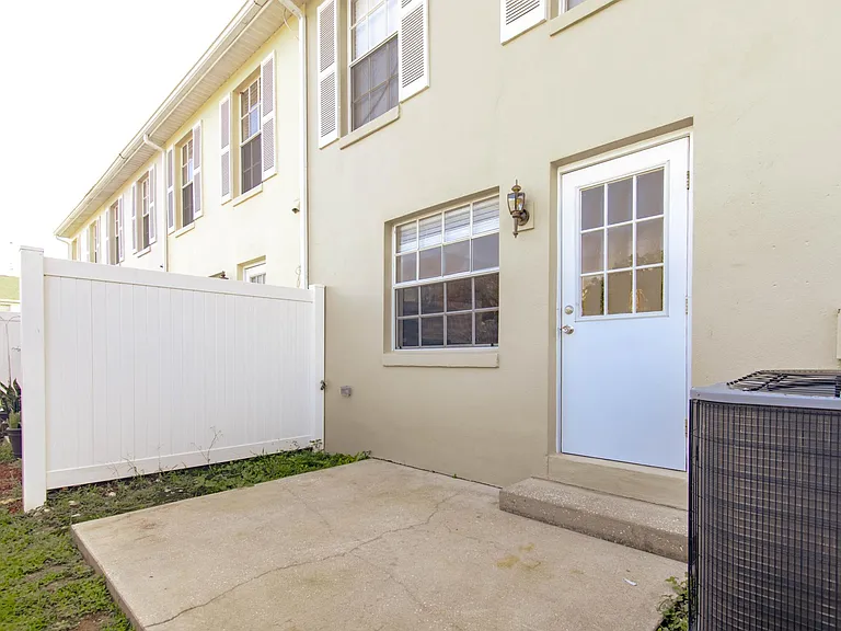 13545 Embassy Park Ct #13545 — Photo 28