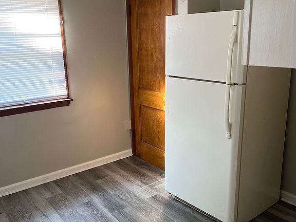 5th image of 3328 Blackstone Ave