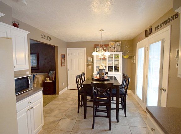 5th image of 428 Berrett Ave