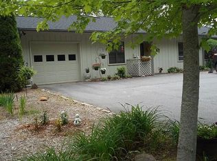 701 Oak Creek Rd #A, Franklin, NC 28734