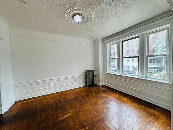 5th image of 154 Belmont Ave #12E