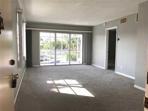 3rd image of 2970 NE 16th Ave #215