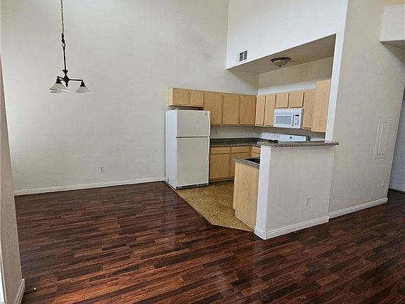 2nd image of 4915 E Russell Rd APT 181