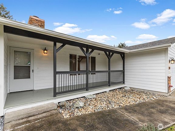 3rd image of 15517 Fair Oaks Drive S