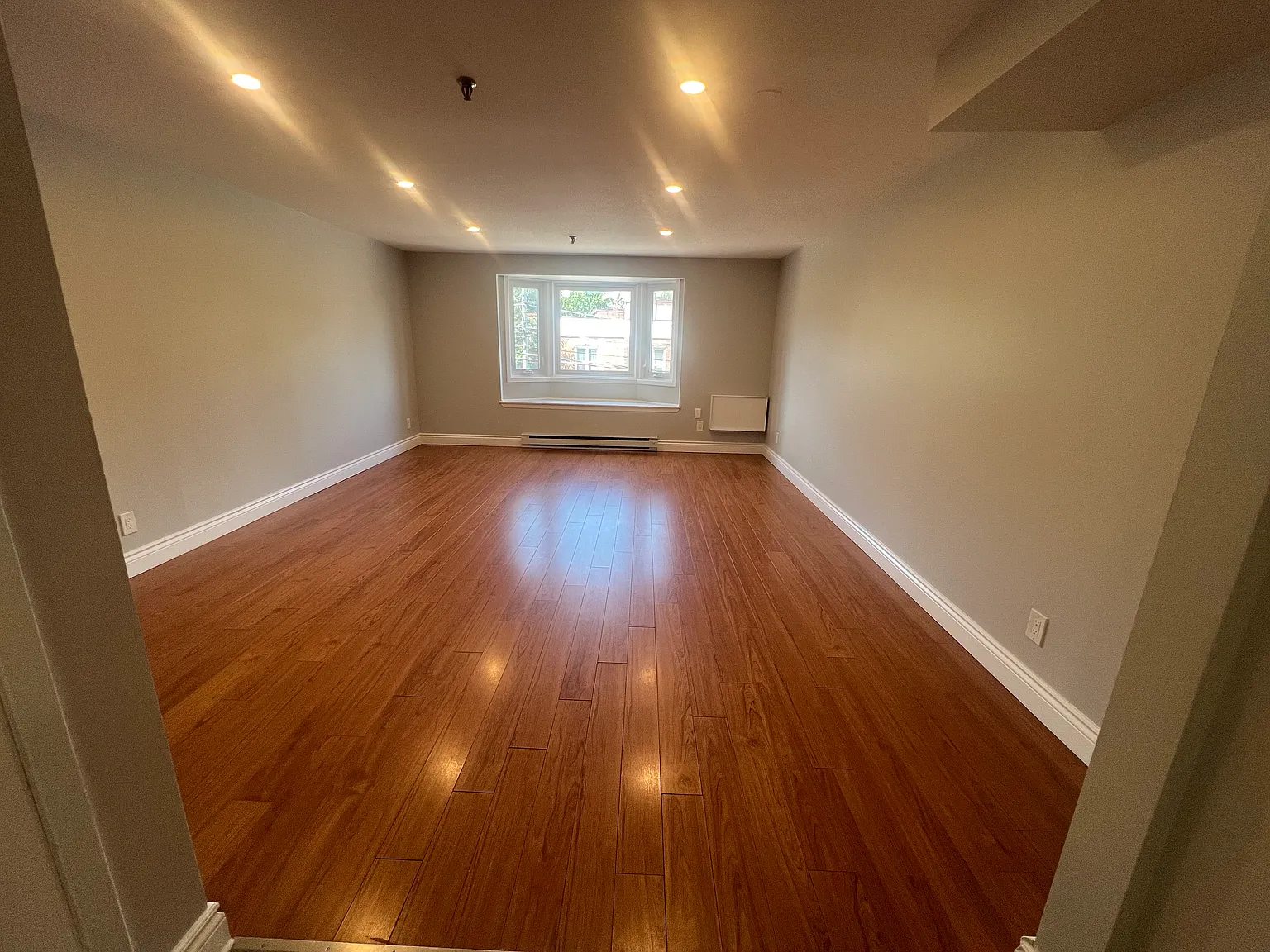 1475 Queen Street West — Photo 3