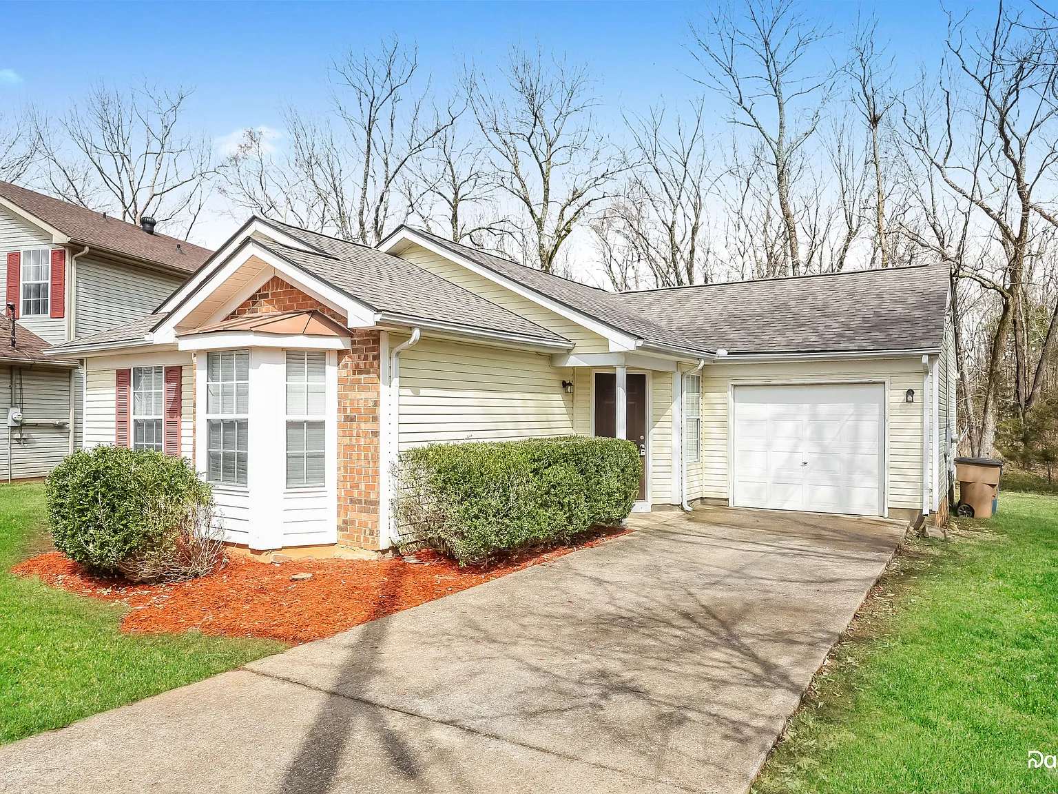 3 bed, 2.0 bath, 1232 sqft, $2,125 — Photo 2