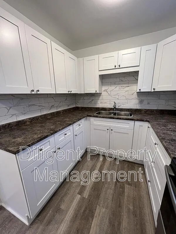 2 bed, 1.0 bath, $2,150 — Photo 3