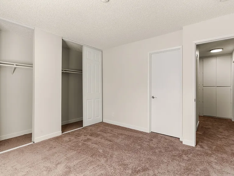 4910 Lowry Rd — Photo 24