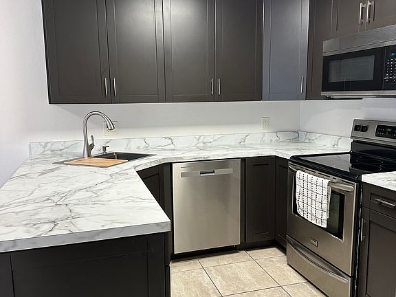 2nd image of 3236 Bloomingdale Villas Ct