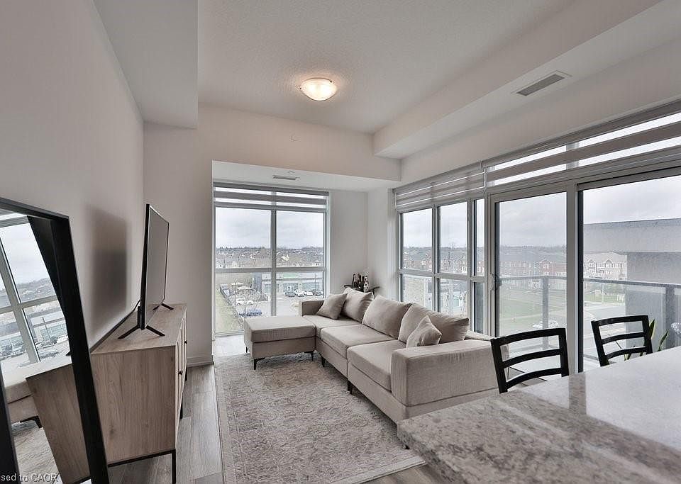 1st image of 470 Dundas St E #506