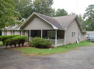 141 Maddox Dr, Hamilton, GA 31811