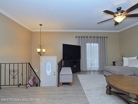 3rd image of 1104 Rockland Ave