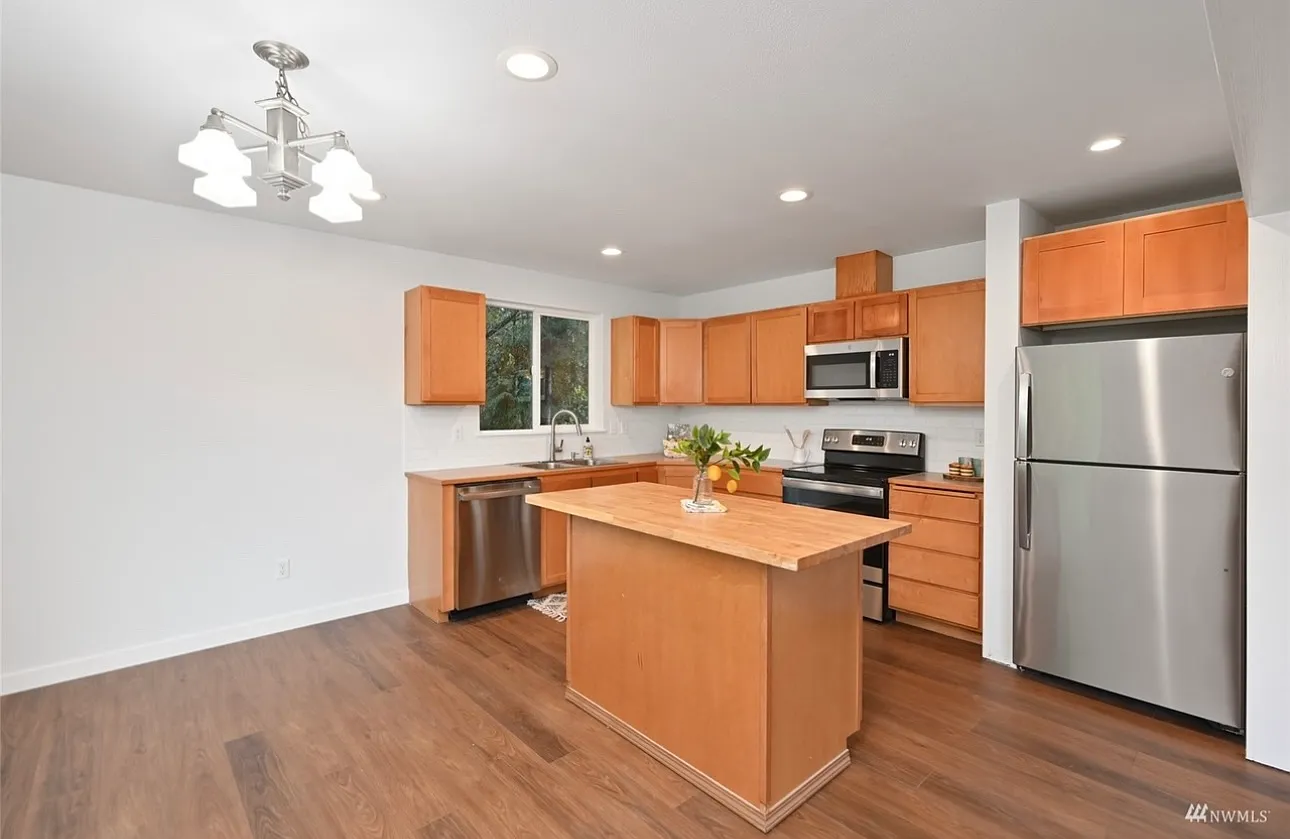 5033 104th Pl NE — Photo 3