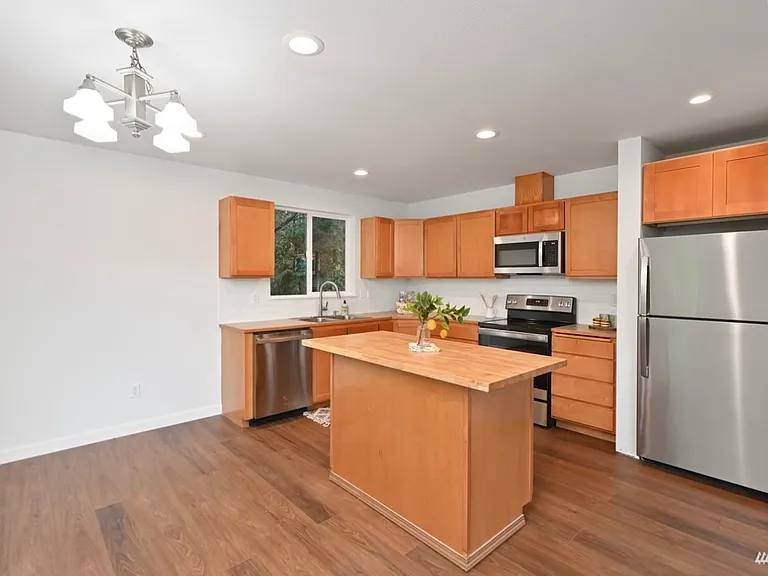 5033 104th Pl NE — Photo 3