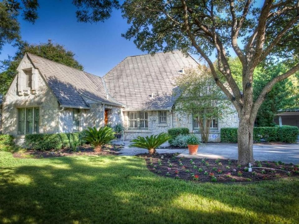 1st image of 121 E Hermosa Dr