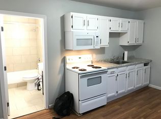 24 Mechanic St APT 2, Webster, MA 01570