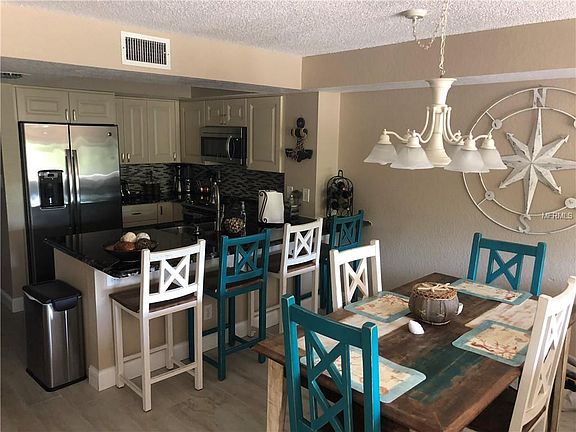 3rd image of 19651 Gulf Blvd APT A2