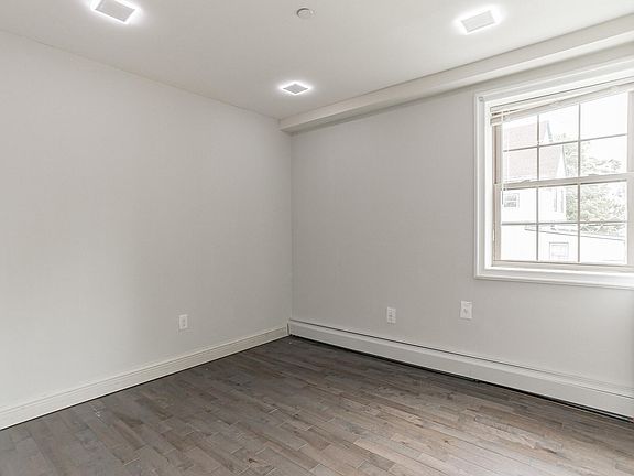 4th image of 634 E 220th St #2