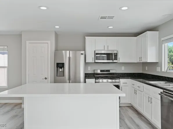 5116 Iron Crossing Ave, Las Vegas, NV 89131