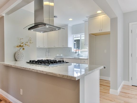 4th image of 3650 Conquista Ave