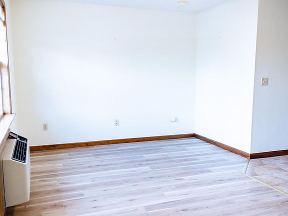 3rd image of 213 Brentwood Dr #11024225