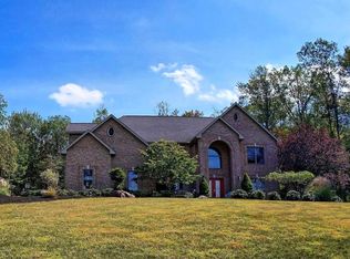 150 Ice Lake Dr, Mountain Top, PA 18707