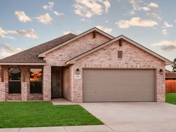 617 E 16th St, Wolfforth, TX 79382