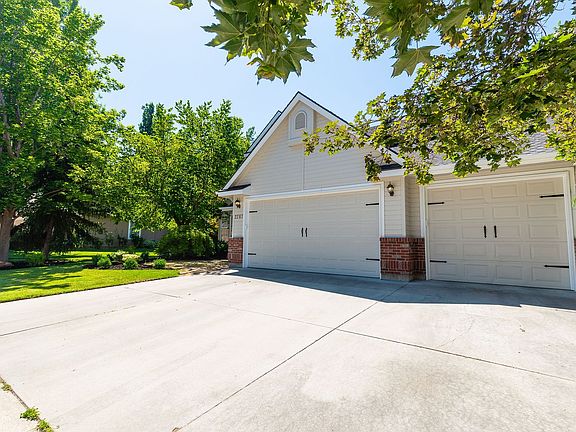 3rd image of 2287 E Ashbrook Dr