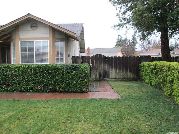 3rd image of 409 Pamona St