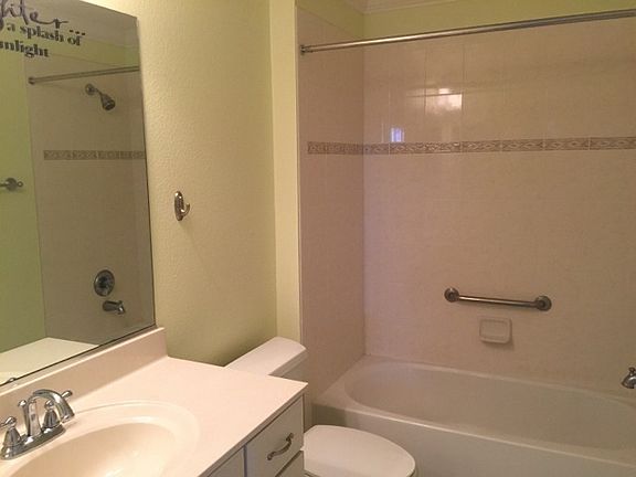 5th image of 319 Batesburg Way