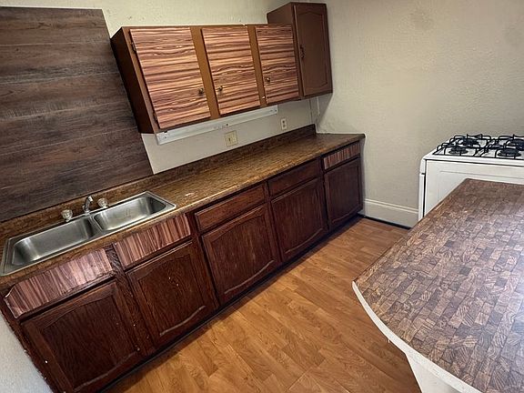 4th image of 810 S 17th St #8105