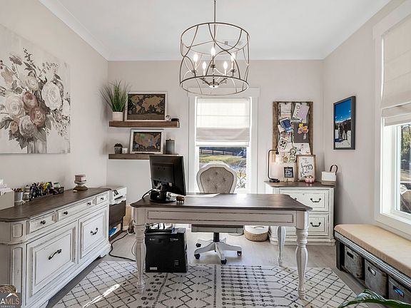 4th image of 564 Old Airport Rd