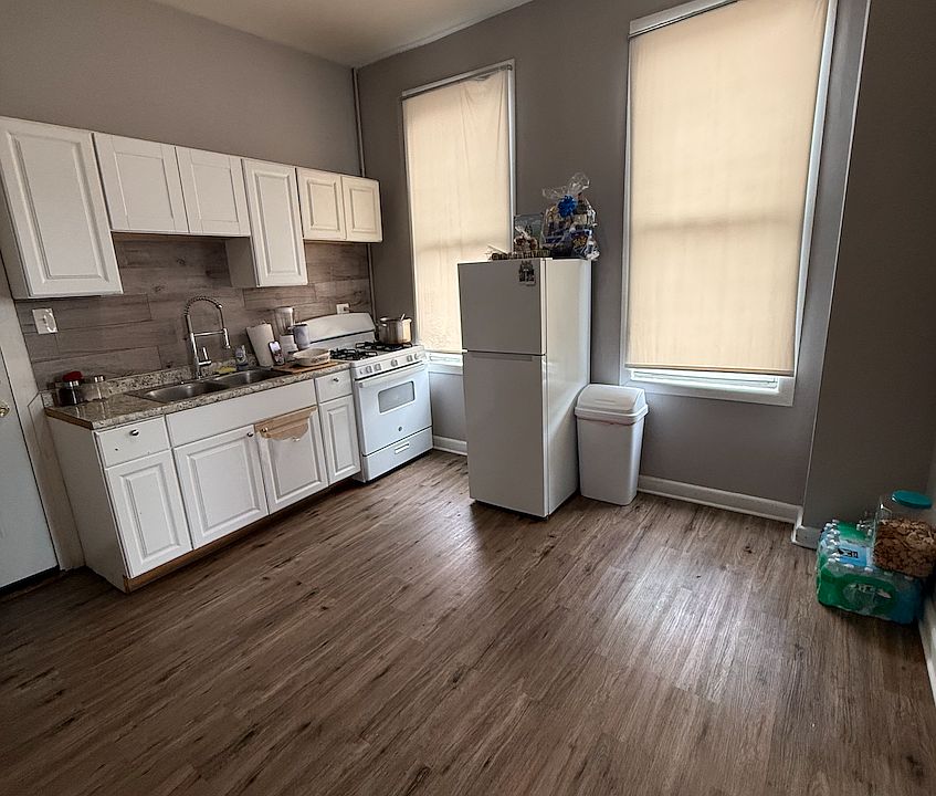 1st image of 2143 S Fairfield Ave #3F