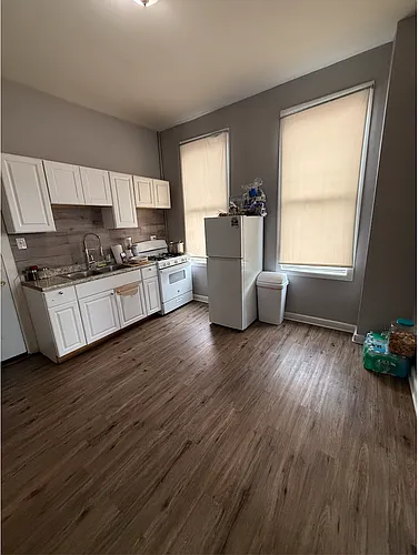 2143 S Fairfield Ave #3F Photo 1