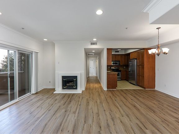 3rd image of 2335 S Bentley Ave APT 202