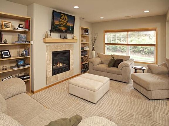 Living room w/ fireplace