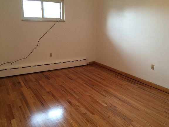 4th image of 2857 Bedford St