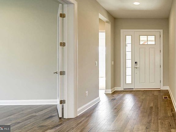4th image of 131 Mallard Pl