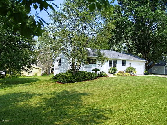 2nd image of 1249 Hillcrest Dr