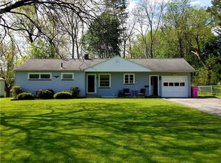 45 Fawn Hill Rd, Rochester, NY 14612