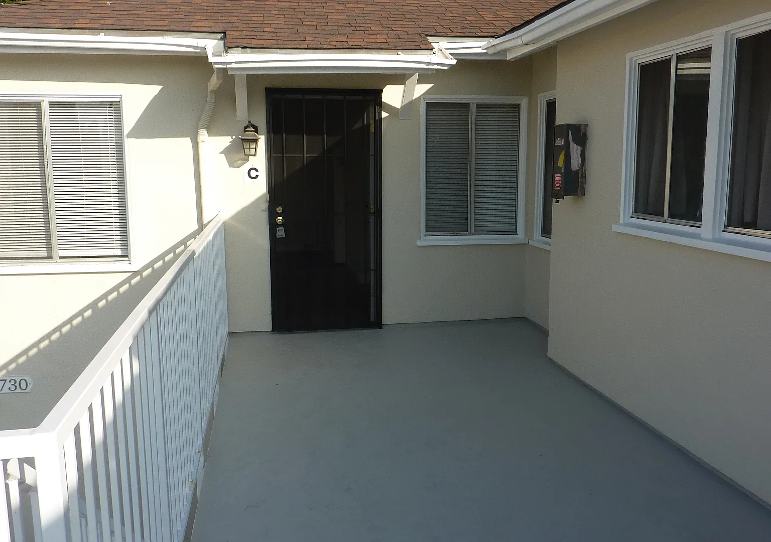 7730 S Comstock Ave — Photo 1